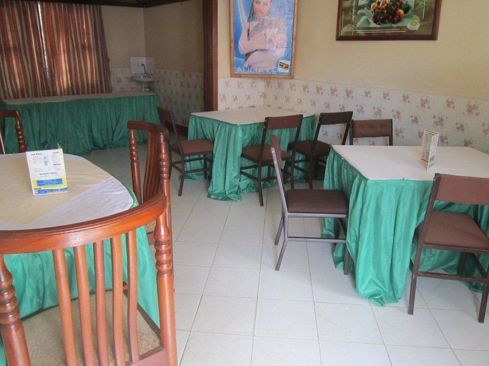 Lyamutundwe Keba Inn מראה חיצוני תמונה