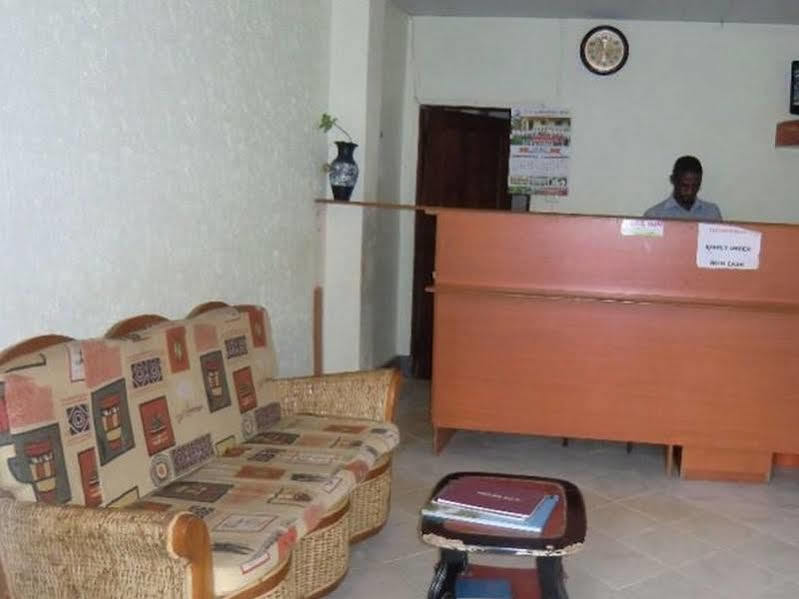 Lyamutundwe Keba Inn מראה חיצוני תמונה