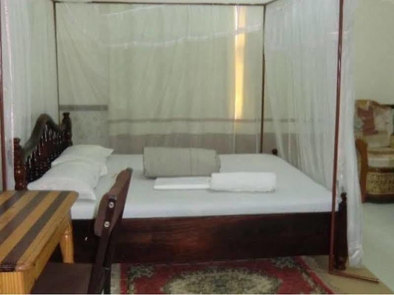 Lyamutundwe Keba Inn מראה חיצוני תמונה