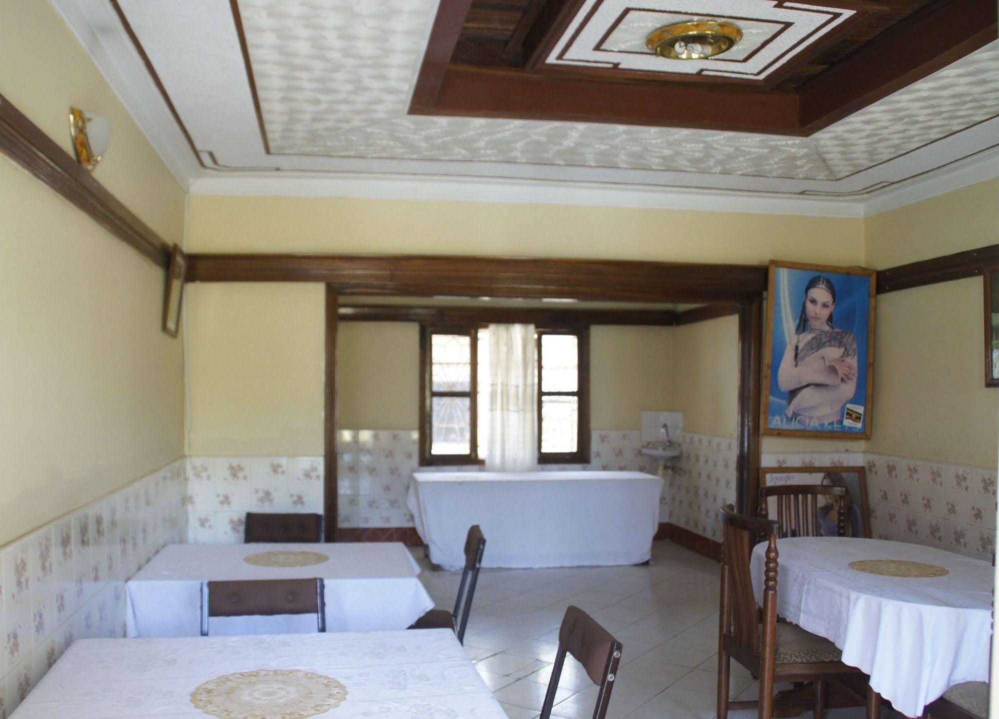 Lyamutundwe Keba Inn מראה חיצוני תמונה