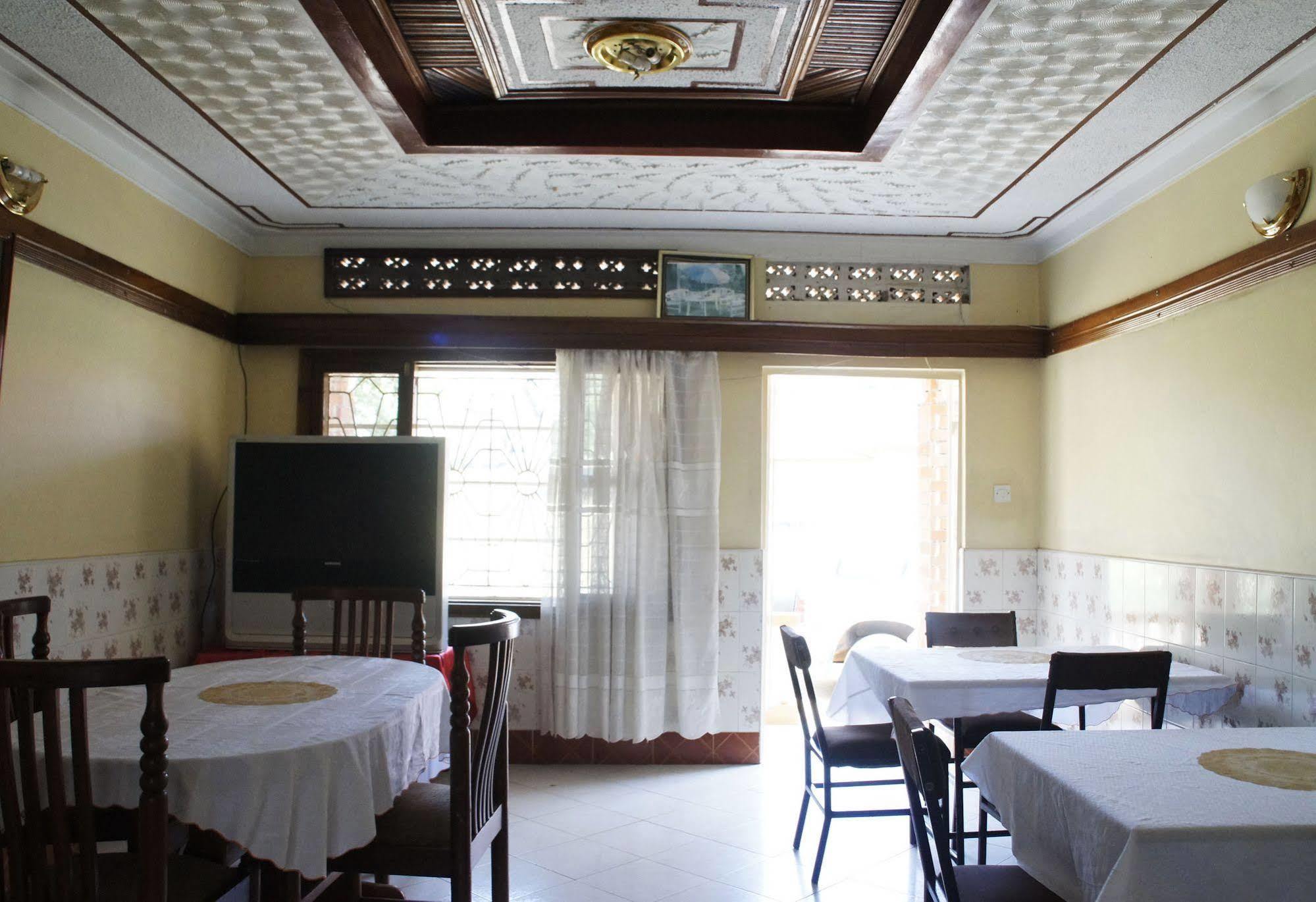 Lyamutundwe Keba Inn מראה חיצוני תמונה