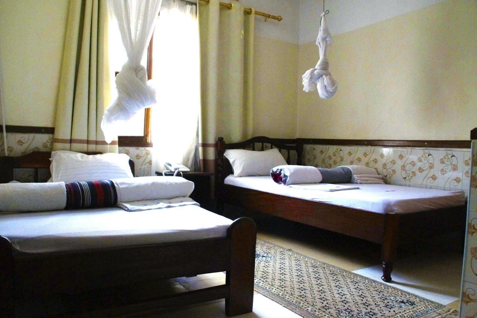 Lyamutundwe Keba Inn מראה חיצוני תמונה